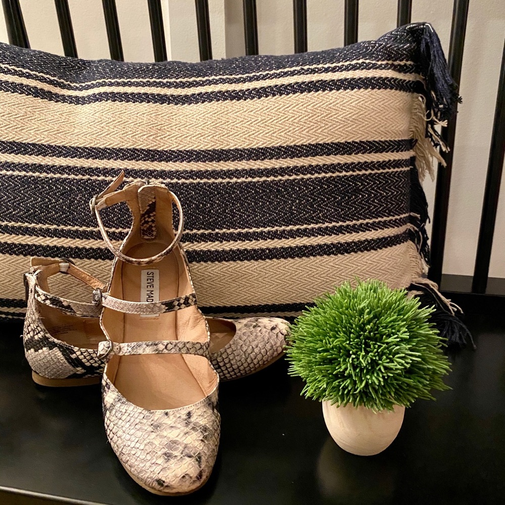 *SOLD* Steve Madden Snake Print Mary Janes 7.5 - Picture 1 of 5